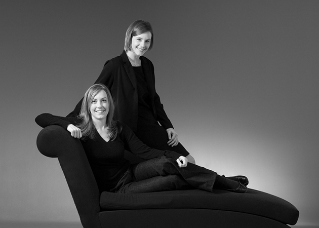 131_Cyc_wall_with_gray_spot_and_Green_Couch_black_and_white
